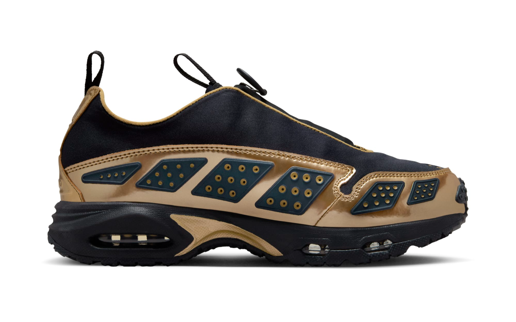 The Nike Air Max SNDR Appears In 